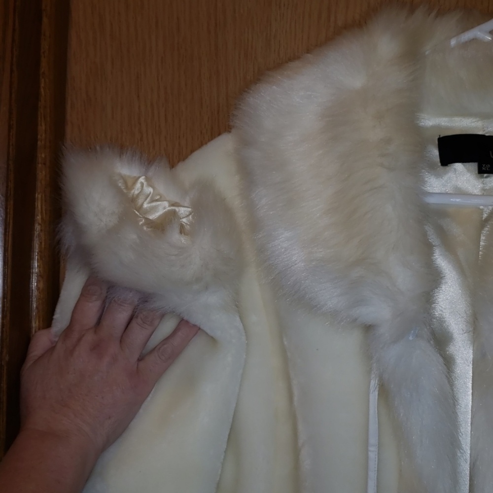 Off white woman's coat - Picture 4 of 4